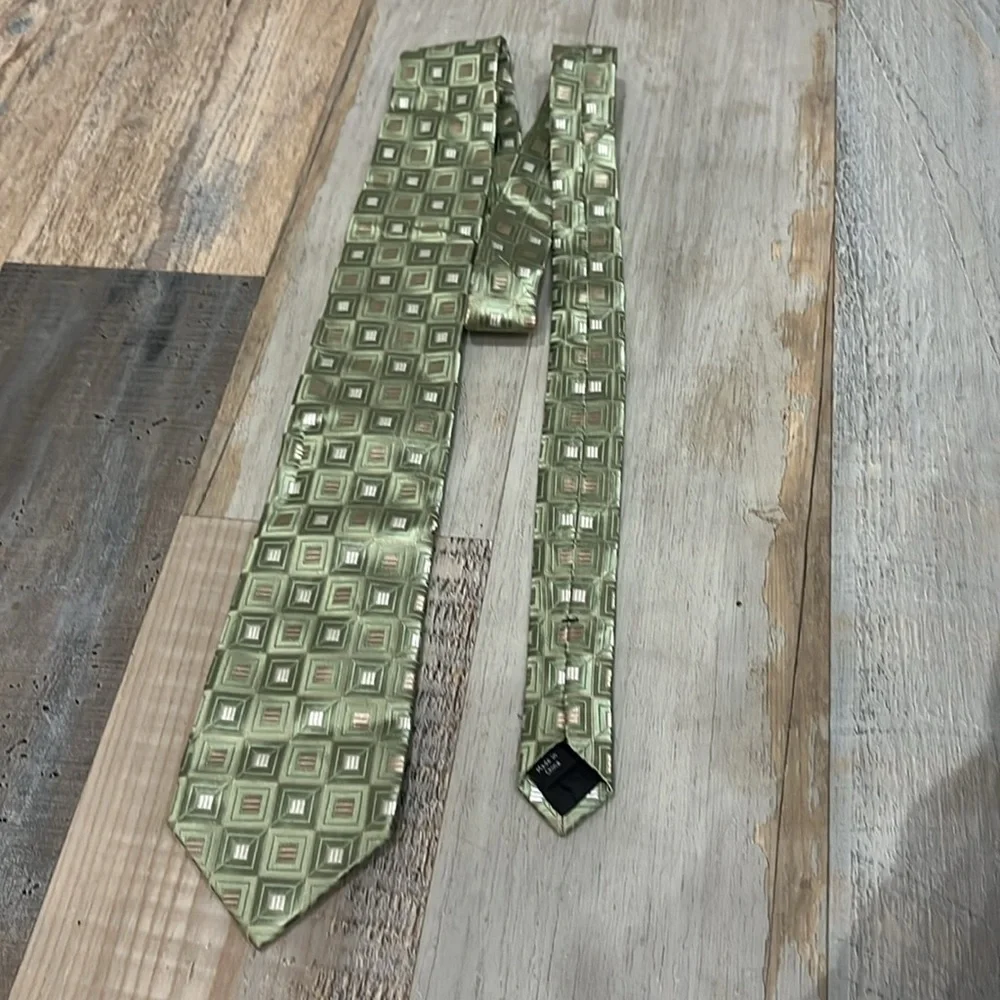 Michael Kors Men’s Green‎ Geometric Squares Silk Necktie W3.5” L58”